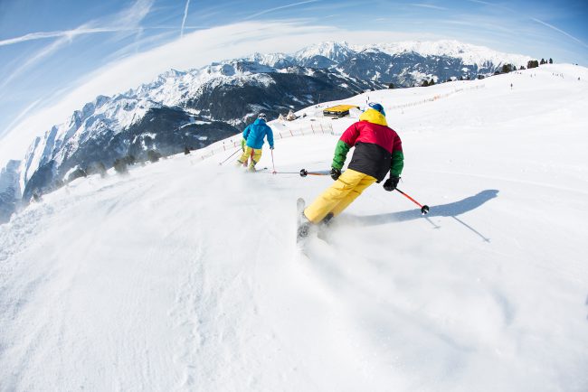 skifahrer_tagesskireise_zillertal_arena_piste Skifahrer Piste Abfahrt