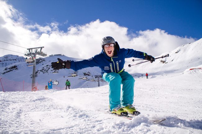 Skifahrt Gutschein Schneebeben Skifahrer