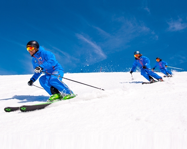 Skikurs Skilehrer Carven Gruppe