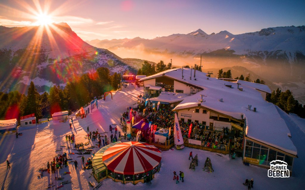 Sonnenuntergang Alpen Skifahrt Schneebeben