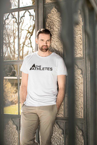 Voswinkel_shooting Mann im the Athletes T_Shirt
