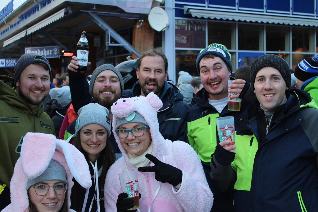 Gruppe im Skigebiet