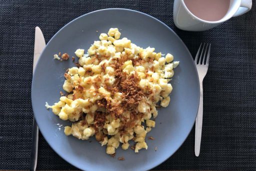 Käsespätzle mit Lumumba zum Mittagessen