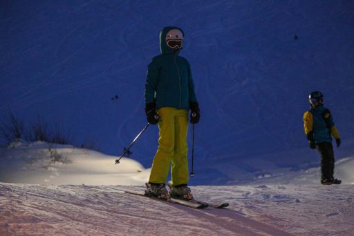 Mensch auf der Piste im dunkeln